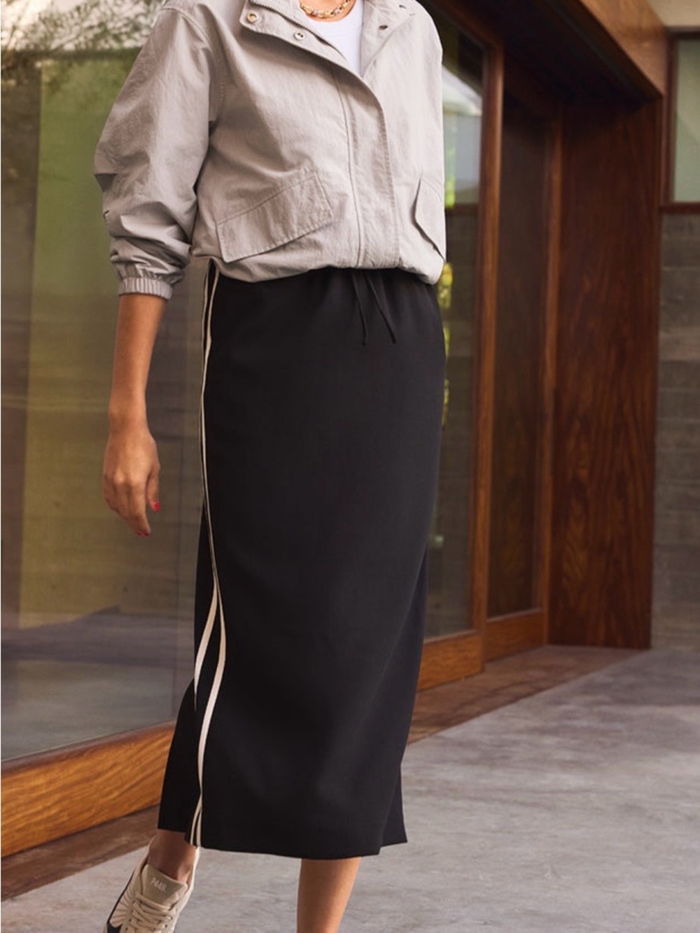 Evereve Z Supply Saunder Track Skirt Midi Size Medium Black with White Stripe